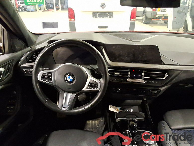 BMW 1 SERIES HATCH 1.5 116IA (80KW) #6