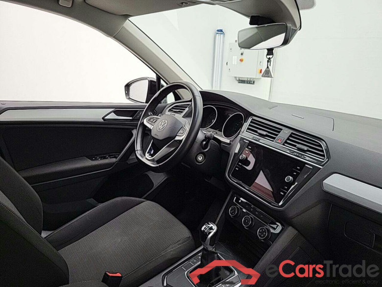 Volkswagen Tiguan 1.5 TSI Life Pano LED ACC Navi Camera Klima PDC ... #6