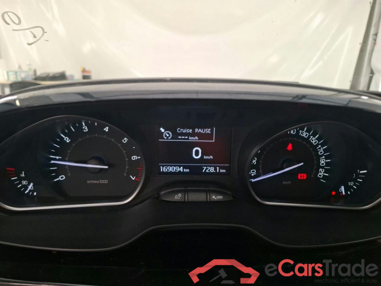 PEUGEOT 208 5p Berline Puretech 110 ¤6.c SandS ALLU BUS #6
