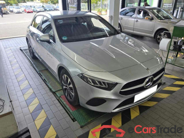 Mercedes-Benz A (BM 177)(03.2018->) DE - LimS5 A 200 EU6d, (Facelift) 2022 - 2024 #2