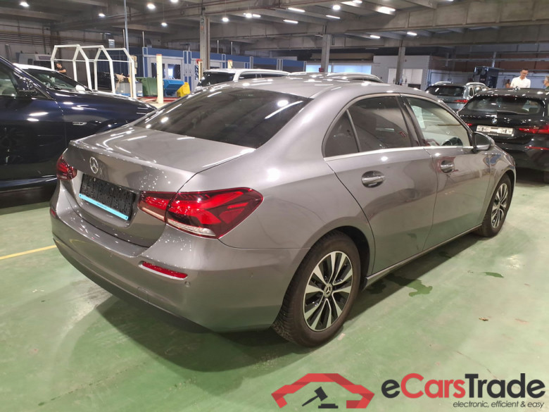 MERCEDES-BENZ A-CLASS LIMOUSINE 2.0 A 180 D BUSINESS SOLUTION #4