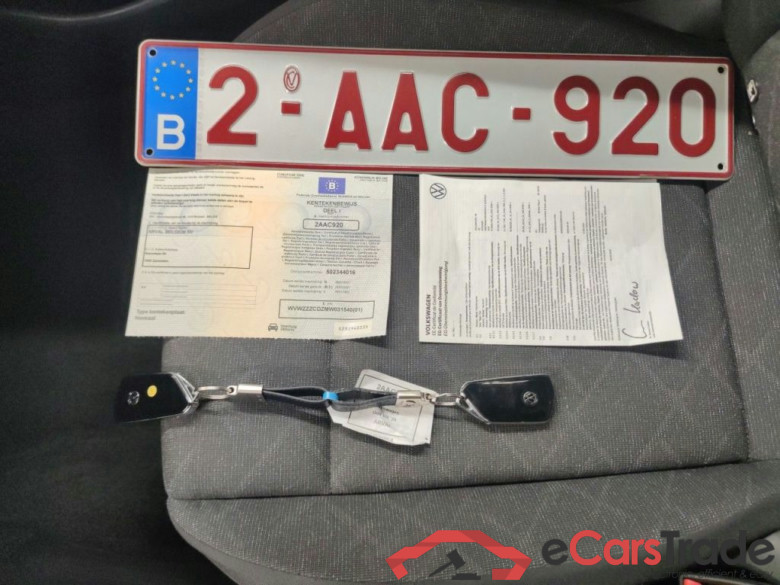 Volkswagen Golf VIII 1.0 TSI 81kW Life 5d #4