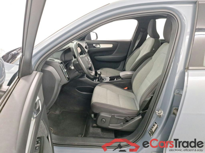 VOLVO XC40 1.5 T2 MOMENTUM PRO #5