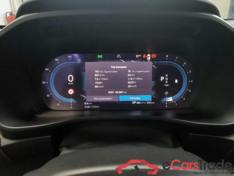 Volvo XC40 (2017->) DE - SUV5 B4 2WD EU6d, Plus Dark, (Facelift) 2022 - 2024 #6