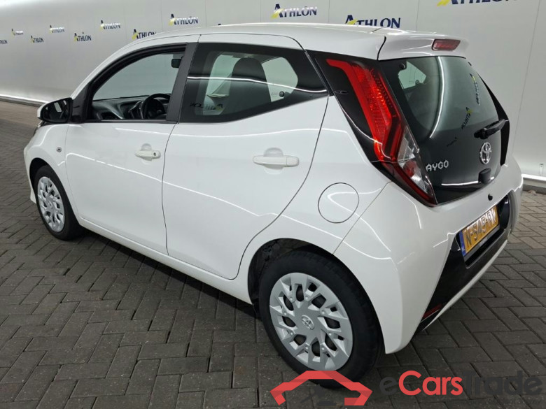 TOYOTA Aygo 1.0 VVT-i x-play 5D 53kW #4