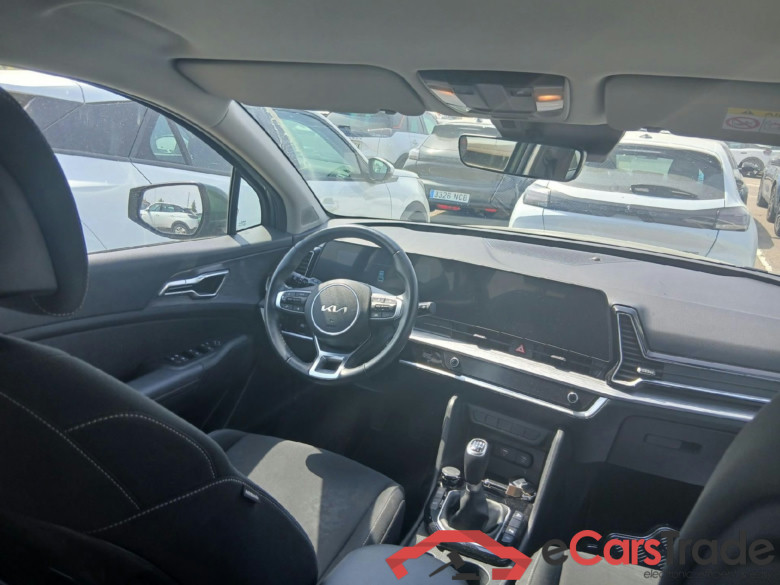 KIA Sportage / 2022 / 5P / todoterreno 1.6 T-GDi MHEV 110kW (150CV) Drive 4x2 #3