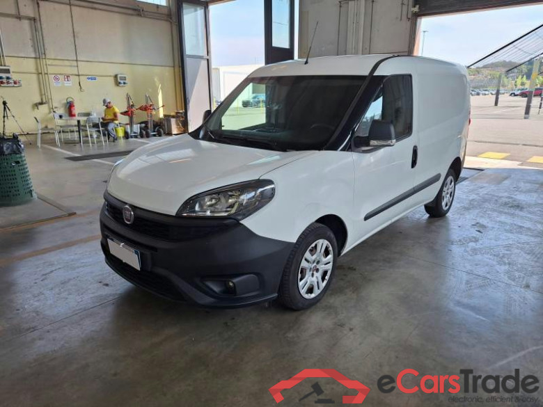 FIAT DOBLÒ CARGO / 2014 / 4P / VETT. FURGONATA CH1 LOUNGE 1.6 MJET 105CV E6D SeS #1
