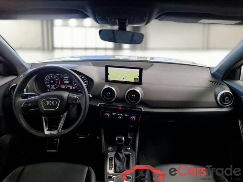 AUDI Q2 / 2020 / 5P / SUV 1.5 40 TFSI IDEN. BLACK QUATTRO S TRONIC #3