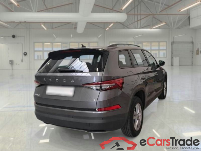 SKODA KODIAQ / 2021 / 5P / SUV 1.5 TSI ACT EXECUTIVE DSG 7P #2