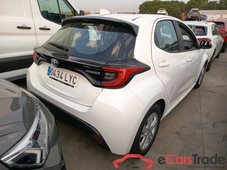TOYOTA Yaris / 2020 / 5P / berlina con portón 1.5 120H Active Tech #2