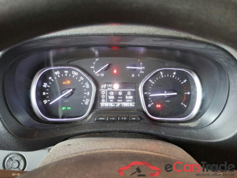PEUGEOT EXPERT / 2016 / 4P / FURGONE 1.5 BLUEHDI 100 SeS PREMIUM STANDARD #4