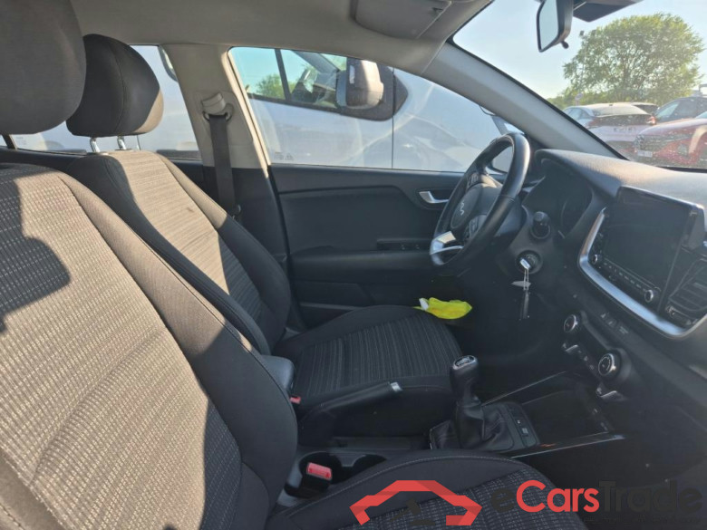 KIA Stonic / 2017 / 5P / todoterreno 1.0 T-GDi 88kW (120CV) MHEV iMT Drive #6