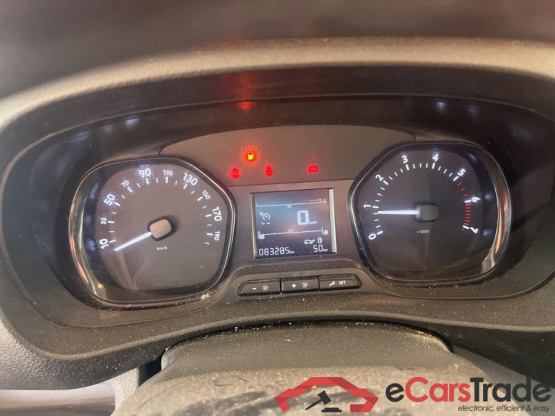 OPEL Vivaro / 2019 / 4P / furgón 1.5 Diésel 88kW (120CV) M Std Express #4