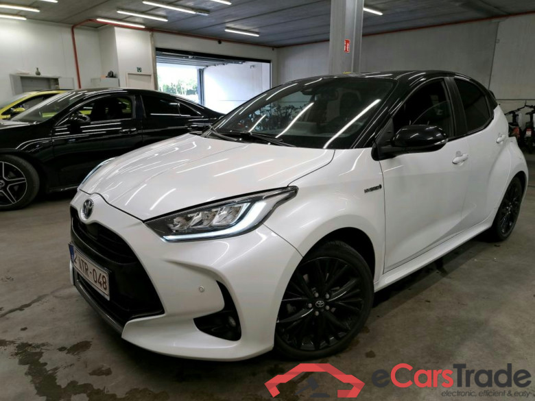 TOYOTA - TOY YARIS 1.5 VVT-i Hybrid 116PK e-CVT Style & Two Tone Paint & Hi Tech Pack & Naviagtion & 17 Inch Alloy #1