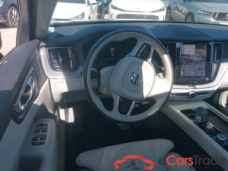 VOLVO XC60 2.0 T6 AWD Recharge Plus Dark Auto #3