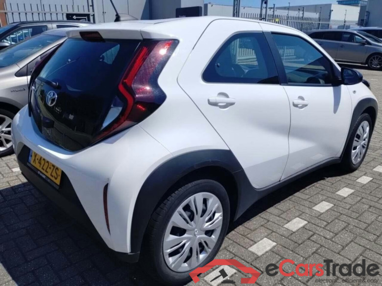 TOYOTA Aygo X 1.0 VVT-i MT Play #4