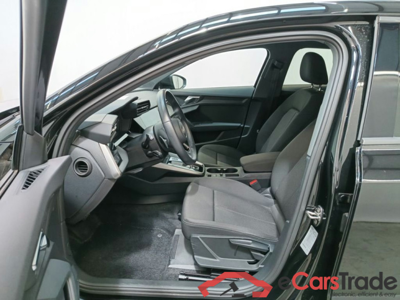 Audi A3 Sportback 1.0 30 TFSi 81kW S tronic Attraction B.E 5d #3