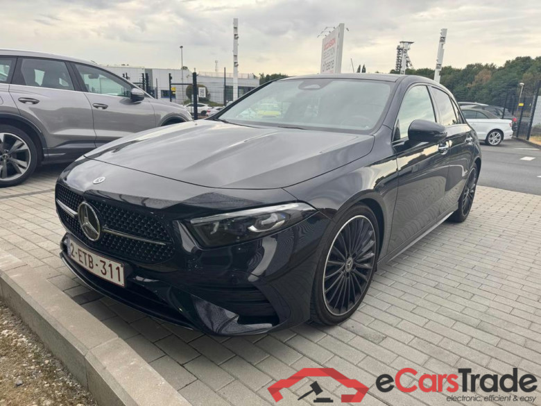 MERCEDES-BENZ A 180 d AMG Line