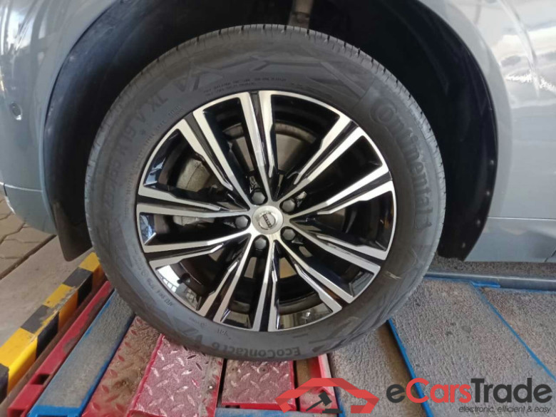 Volvo XC60 (03.2017->) DE - SUV5 B5 (Benzin) 2WD EU6d, Inscription Mild-Hybrid, (Facelift) 2021 - 2022 #2
