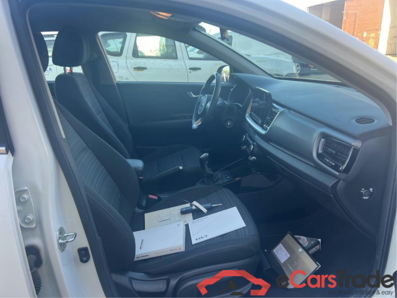 KIA Stonic / 2017 / 5P / todoterreno 1.0 T-GDi 88kW (120CV) MHEV iMT Drive #6