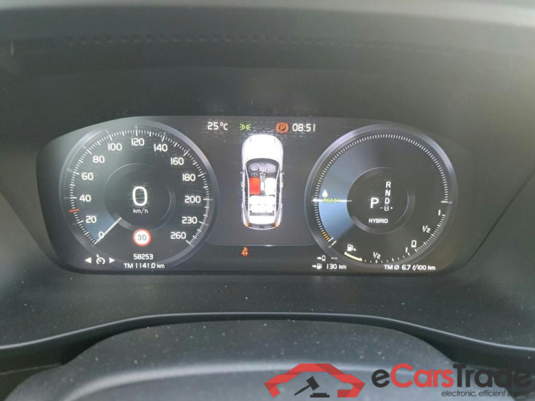 VOLVO XC40 / 2017 / 5P / todoterreno 1.5 T4 Twin Recharge Inscription Auto #4