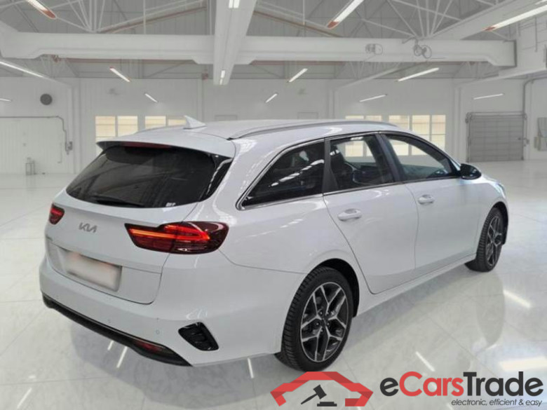 KIA Ceed Sportswagon / 2018 / 5P / Station wagon 1.6 CRDi 136 CV MHEV iMT Business Class #2