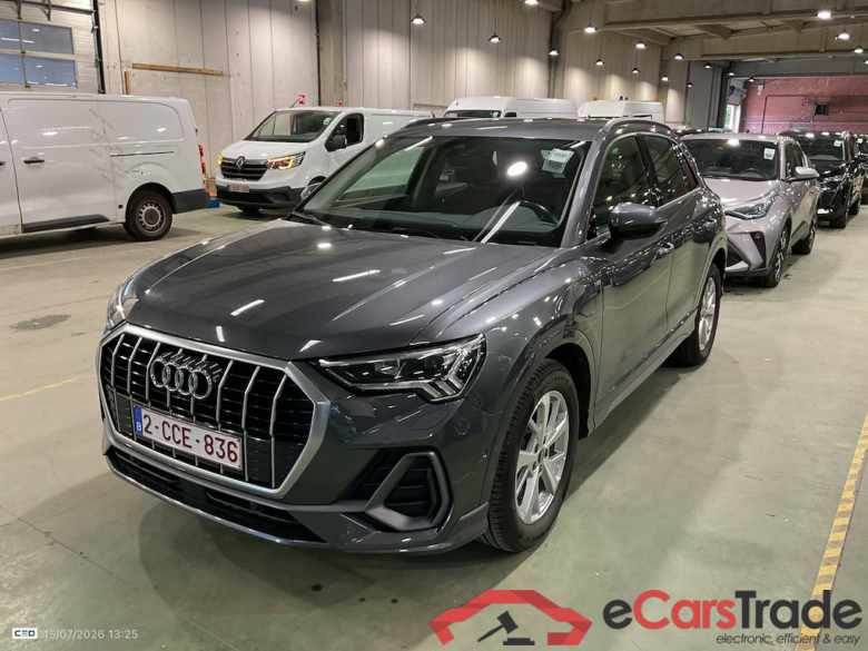 AUDI Q3 1.4 45 TFSI E S TRONIC S LINE