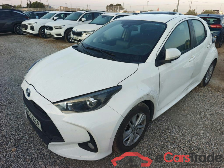 TOYOTA YARIS 1.5 120H Business Plus