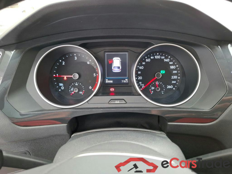 VOLKSWAGEN Tiguan / 2020 / 5P / SUV 2.0 TDI 150 DSG7 Life 4Motion #6