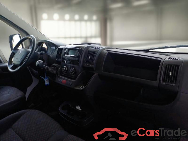 PEUGEOT BOXER / 2014 / 4P / FURGONE 333 L2H2 2.2 BLUEHDI 140CV SeS #3