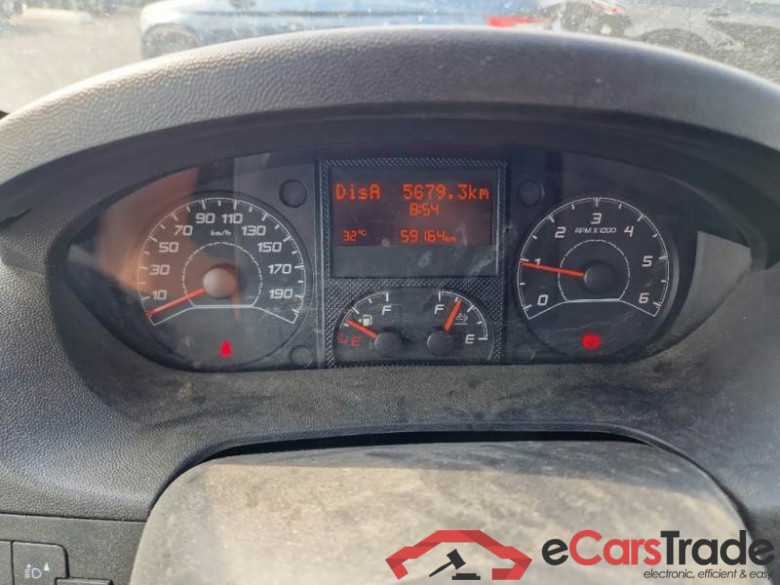 PEUGEOT BOXER / 2014 / 4P / FURGONE 333 L2H2 2.2 BLUEHDI 140CV SeS #4