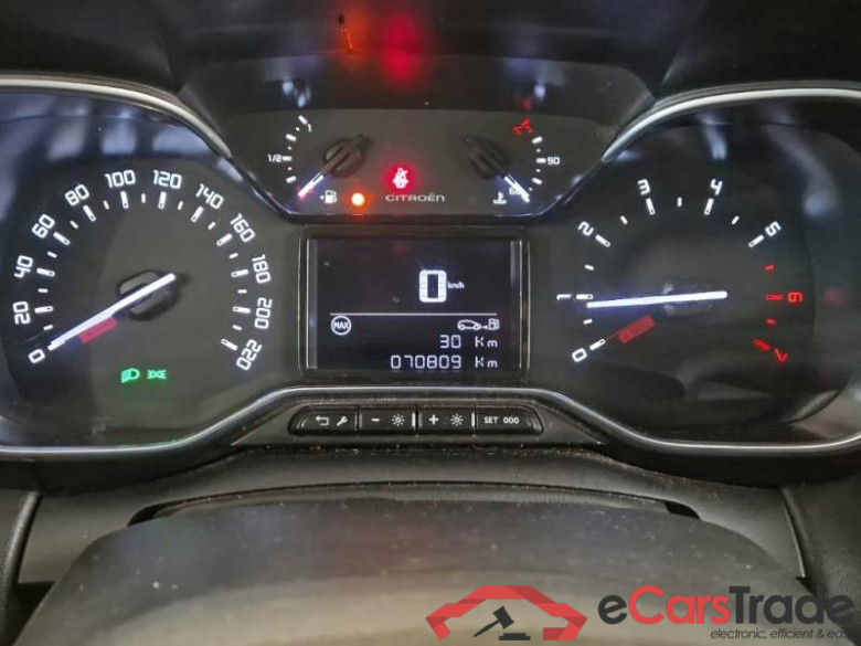 CITROEN C3 AIRCROSS / 2017 / 5P / SUV BLUEHDI 100 SeS SHINE #4