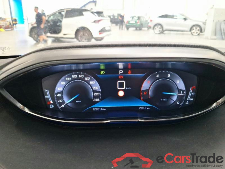 PEUGEOT 5008 / 2017 / 5P / SUV BLUEHDI 130 BUSINESS EAT8 S/S AUT. #4