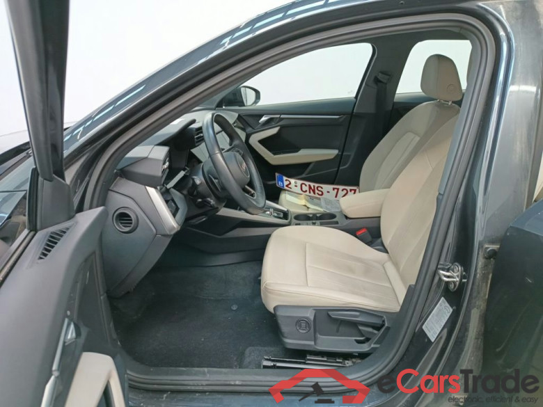Audi A3 Sportback 2.0 30 TDi 85kW S tronic Attraction B.E. 5d #3