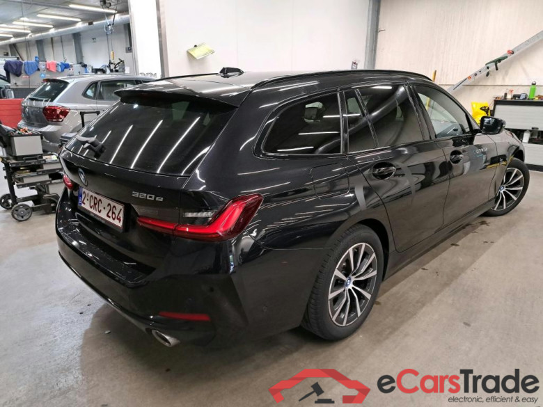 BMW - BMW 3 TOURING 320e 204PK With Sensatec Sport Seats & Comfort Entry & Parking Assistant Pack * HYBRID * #2