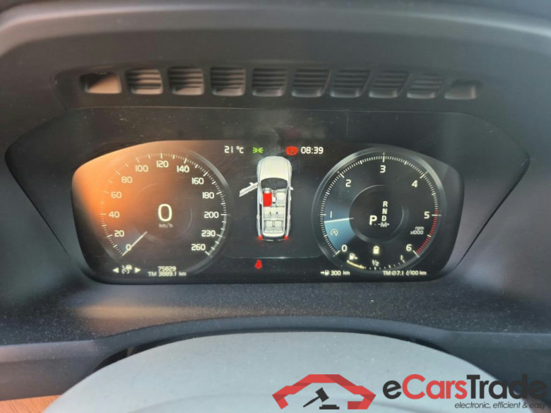 VOLVO XC90 / 2019 / 5P / todoterreno 2.0 B5 D AWD Momentum Pro Auto #4
