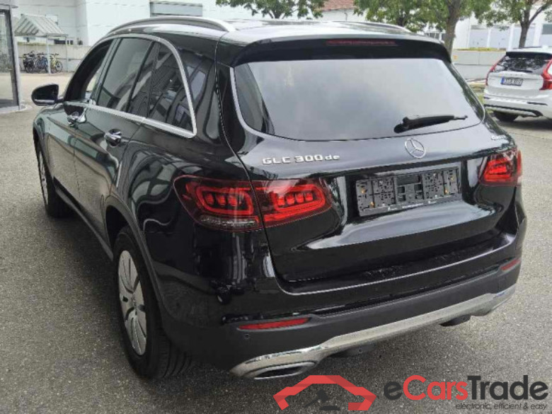 Mercedes-Benz GLC (BM 253)(06.2015->) DE - SUV5 GLC 300 de EU6d, 4Matic, (Facelift) 2020 - 2022 #4