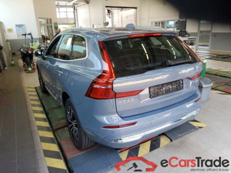 Volvo XC60 (03.2017->) DE - SUV5 B5 (Benzin) 2WD EU6d, Inscription Mild-Hybrid, (Facelift) 2021 - 2022 #4