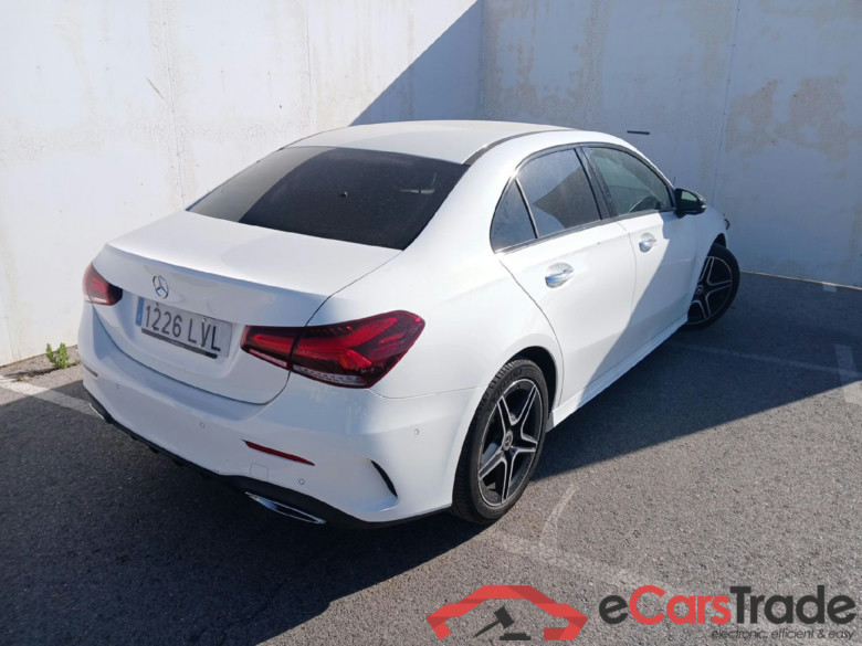 MERCEDES-BENZ Clase A / 2018 / 4P / sedán Sedán A 200 d #2