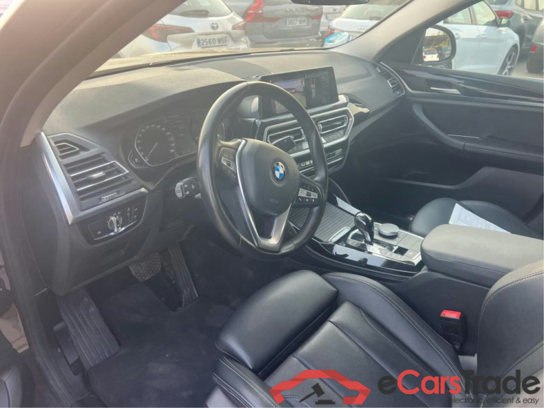 BMW X4 / 2021 / 5P / todoterreno xDrive20d #3