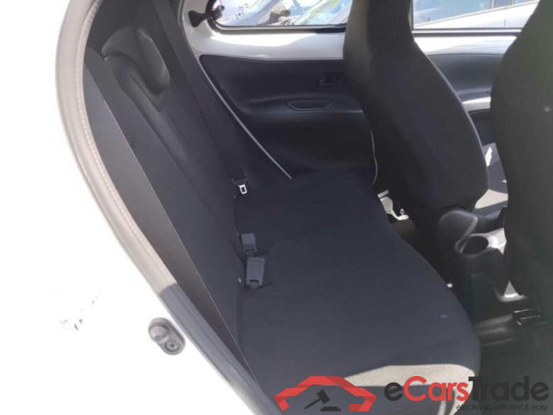 TOYOTA Aygo X 1.0 VVT-i MT Play #5