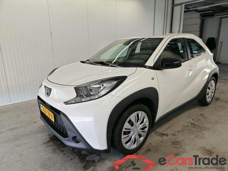 TOYOTA Aygo X 1.0 VVT-i MT Play #1