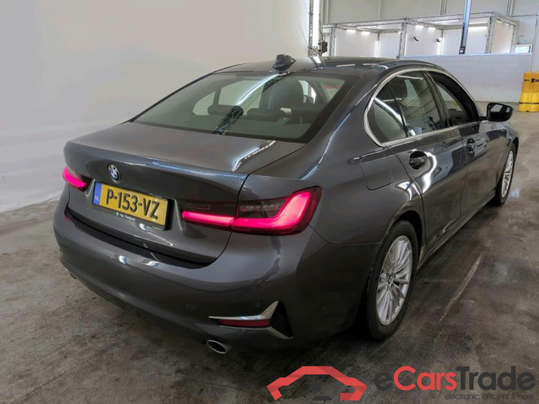 BMW 3 Serie Sedan 318dA Business Edition Plus 4d + Pano #2