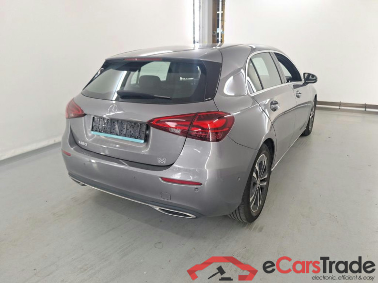 MERCEDES-BENZ A-CLASS 1.3 A 180 ESSENTIAL LINE DCT #4