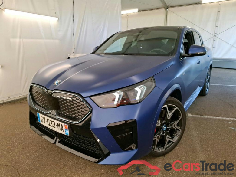 Série iX2 30 xDrive M Sport 64kWh BVA #1