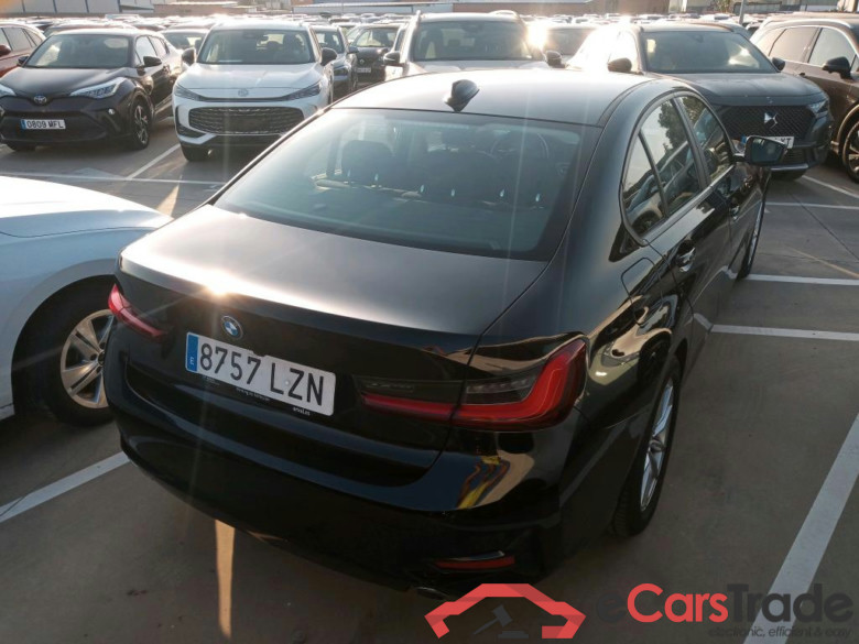 BMW Serie 3 / 2018 / 4P / sedán 320e #2