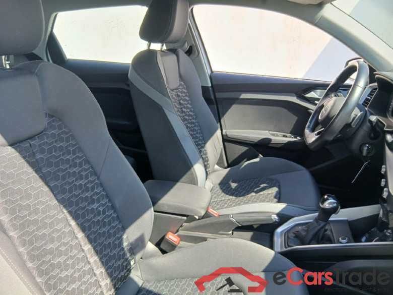 AUDI A1 / 2018 / 5P / berlina con portón Sportback Adrenalin 30 TFSI 81kW S tron(SP) #6