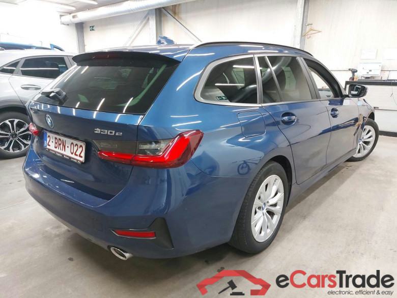 BMW - BMW 3 TOURING 330e 292PK Business Edition With Sensatec Sport Seats & Travel Pack & Driving Assistant & Parking Assistant Plus & Electric Trailer Hook  * HYBRID * #2