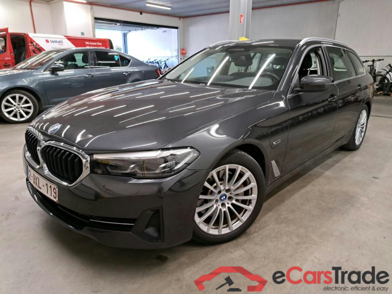 BMW - BMW 5 TOURING 520e 204PK Pack Business With Dakota Leather & Active Cruise Control & Parking Assistant Pack * HYBRID *