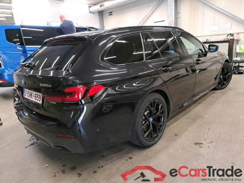 BMW - BMW 5 TOURING 530e xDrive 292PK Business Edition M Sport With Front Comfort Dakota Seats & Safety Pack & Adaptive Suspension & Driving Assistant & 19 Inch * HYBRID * #2